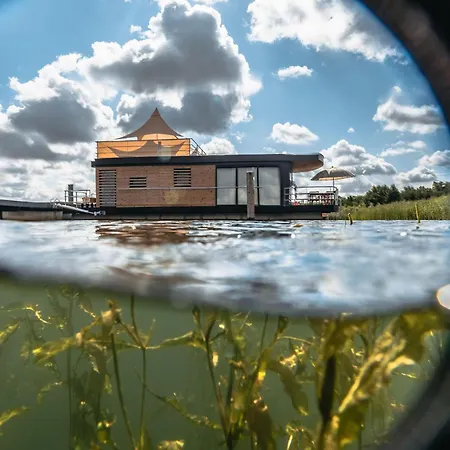 Floatinghouse Moewe 3 - Lp3 בית נופש *